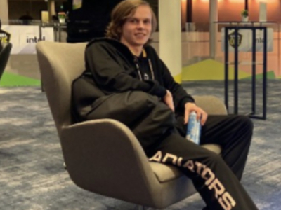 dyrachyo:连玩三局莉娜有点无聊,拿到冠军真的很开心