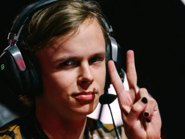 Dyrachyo:决赛第三把除了我大家玩的都很爽,我宁愿玩帕吉